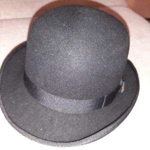 CONNER HANDMADE HATS. BEUTIFULLY MADE FROM ORGANI COTTON. 100% WOOL. SZ SMALL..